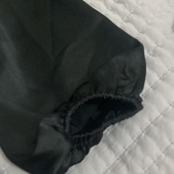 Black long sleeve crop top loose sleeves ! - Picture 2 of 2